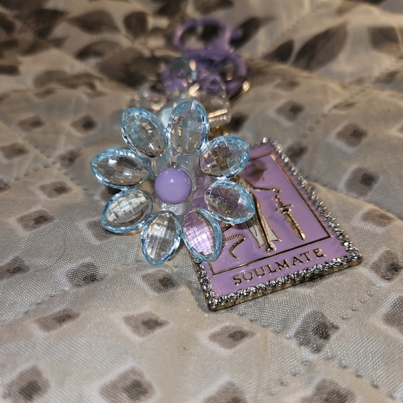 Soulmates Lavender and Aqua Keychain with Flower Charm - Picture 3 of 7